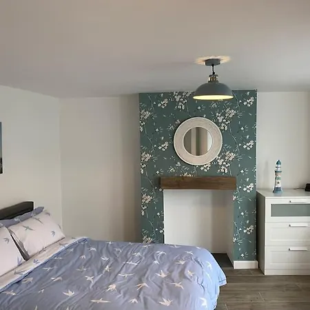Lovely 1 Bed Flat 200 Metres From Beach Walton-on-the-Naze Exterior photo