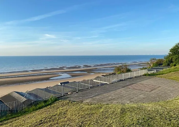 Lovely 1 Bed Flat 200 Metres From Beach