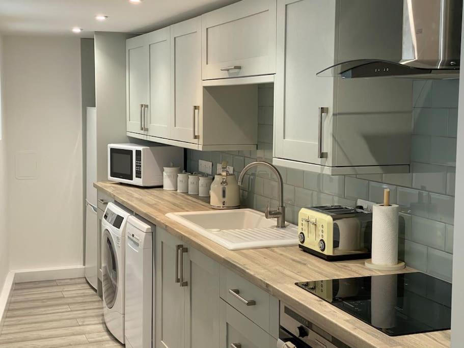 Apartment Lovely 1 Bed Flat 200 Metres From