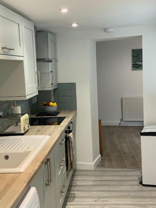 Lovely 1 Bed Flat 200 Metres From * Walton-on-the-Naze