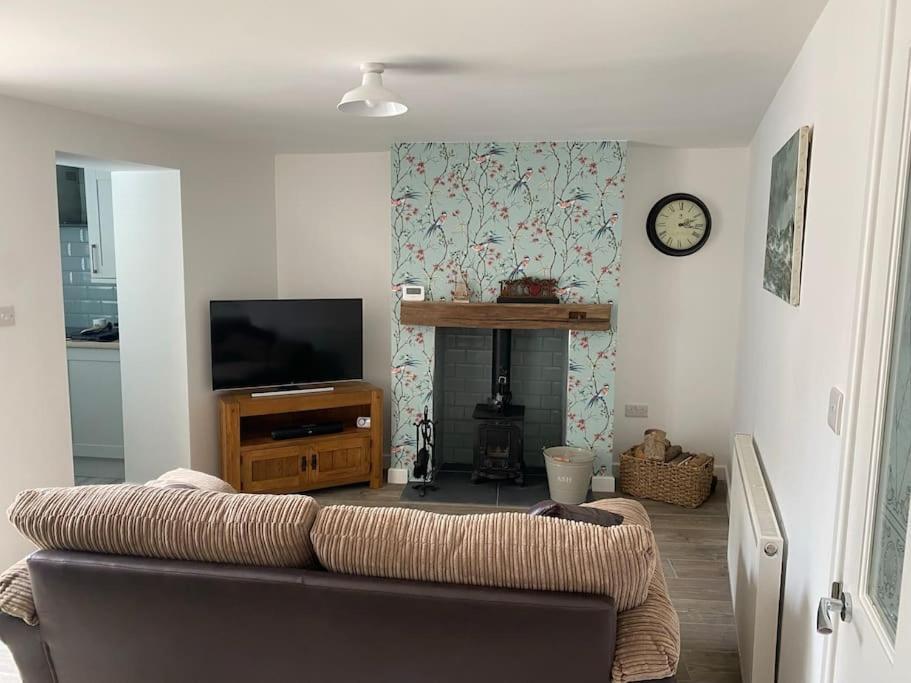 Lovely 1 Bed Flat 200 Metres From Apartment